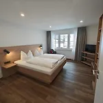 بيت ريفي Zum Roten Haus Andelfingen