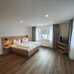 Zum Roten Haus بيت ريفي 3*