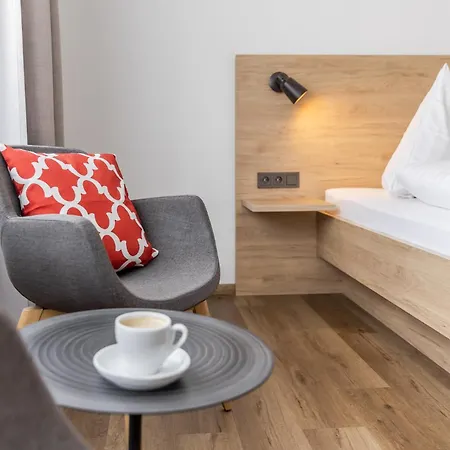 Penzion Zum Roten Haus 3*